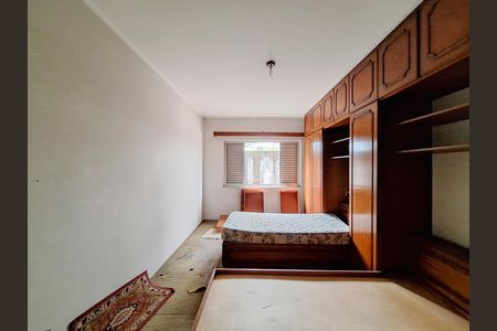 Casa à venda com 348m², 4 quartos e 6 vagas Casa à venda com 348m², 4 quartos e 6 vagasQuarto 3