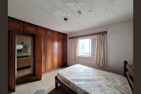 Casa à venda com 348m², 4 quartos e 6 vagas Casa à venda com 348m², 4 quartos e 6 vagasQuarto 2
