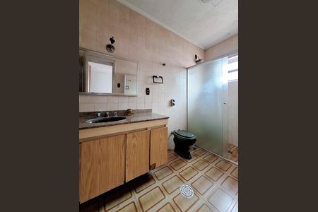 Casa à venda com 348m², 4 quartos e 6 vagas Casa à venda com 348m², 4 quartos e 6 vagasBanheiro Quarto 2