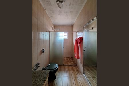 Casa à venda com 348m², 4 quartos e 6 vagas Casa à venda com 348m², 4 quartos e 6 vagasBanheiro Quarto 1