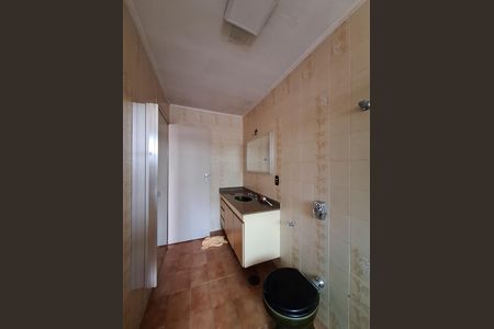 Casa à venda com 348m², 4 quartos e 6 vagas Casa à venda com 348m², 4 quartos e 6 vagasBanheiro Quarto 3