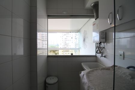 Apartamento para alugar com 75m², 3 quartos e 1 vagaÁrea de Serviço