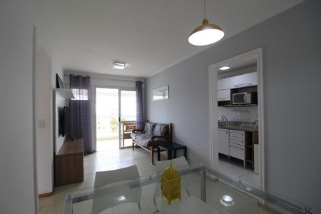 Sala de apartamento para alugar com 3 quartos, 75m² em Barra da Tijuca, Rio de Janeiro