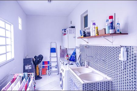 Casa à venda com 450m², 2 quartos e 4 vagas