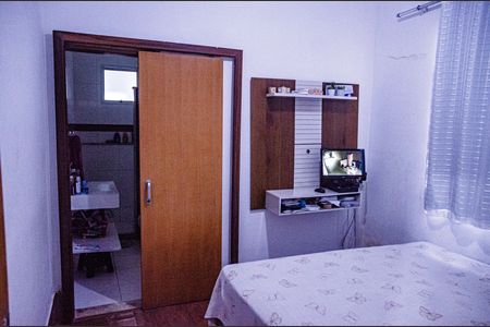 Casa à venda com 450m², 2 quartos e 4 vagas