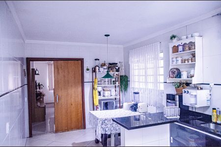 Casa à venda com 450m², 2 quartos e 4 vagas