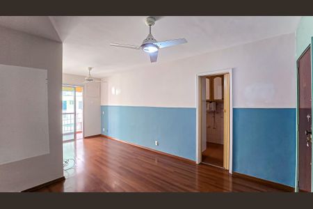Apartamento à venda com 75m², 2 quartos e 1 vaga Apartamento à venda com 75m², 2 quartos e 1 vagaSala