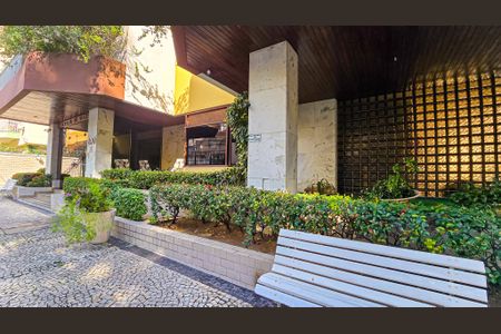 Apartamento à venda com 75m², 2 quartos e 1 vaga Apartamento à venda com 75m², 2 quartos e 1 vagaHall de entrada
