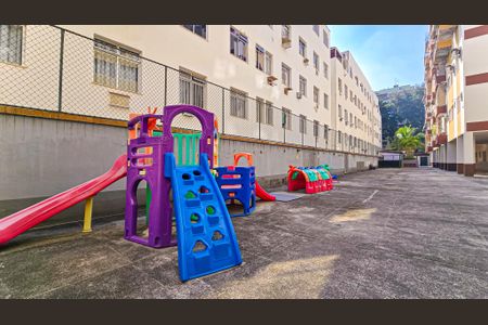 Apartamento à venda com 75m², 2 quartos e 1 vaga Apartamento à venda com 75m², 2 quartos e 1 vagaÁrea comum - Playground