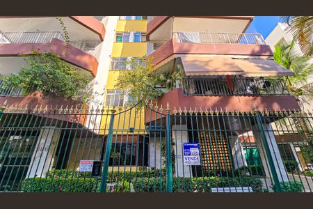 Apartamento à venda com 75m², 2 quartos e 1 vaga Apartamento à venda com 75m², 2 quartos e 1 vagaFachado do condomínio com placa