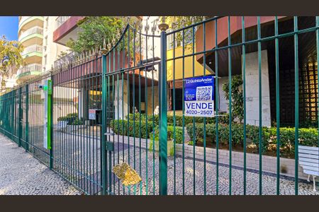 Apartamento à venda com 75m², 2 quartos e 1 vaga Apartamento à venda com 75m², 2 quartos e 1 vagaFachado do condomínio com placa
