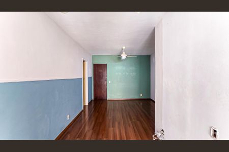 Apartamento à venda com 75m², 2 quartos e 1 vaga Apartamento à venda com 75m², 2 quartos e 1 vagaSala