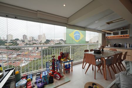 Apartamento à venda com 110m², 2 quartos e 2 vagasVaranda