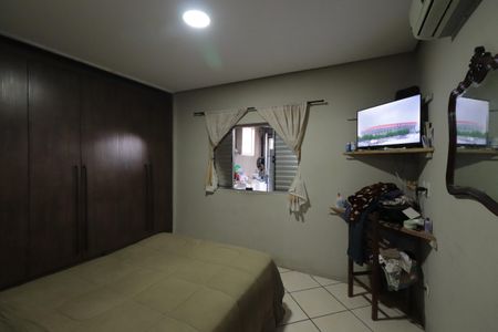 Casa para alugar com 120m², 3 quartos e 2 vagasQuarto 1
