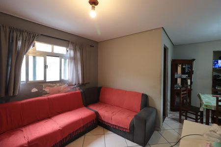 Casa para alugar com 120m², 3 quartos e 2 vagasSala