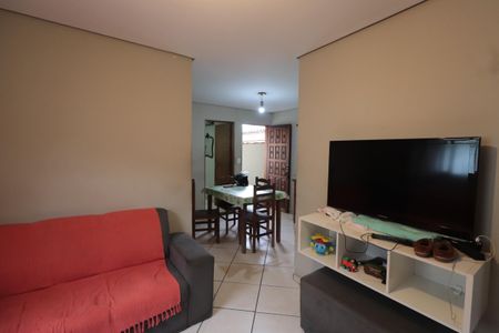 Casa para alugar com 120m², 3 quartos e 2 vagasSala