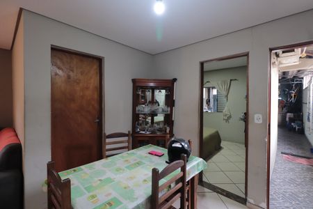 Casa para alugar com 120m², 3 quartos e 2 vagasSala