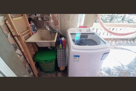 Casa para alugar com 75m², 2 quartos e 1 vagaÁrea de Serviço