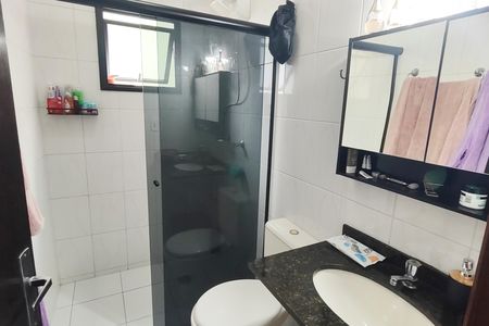 Apartamento à venda com 81m², 2 quartos e 2 vagasBanheiro da Suíte