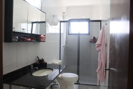 Apartamento à venda com 81m², 2 quartos e 2 vagasBanheiro
