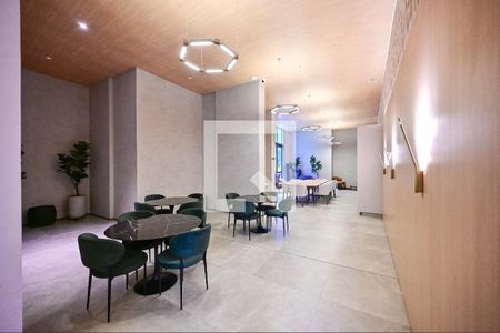 Apartamento à venda com 141m², 3 quartos e 2 vagas Apartamento à venda com 141m², 3 quartos e 2 vagasÁrea comum - Salão de festas