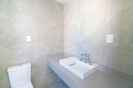 Apartamento à venda com 141m², 3 quartos e 2 vagas Apartamento à venda com 141m², 3 quartos e 2 vagasBanheiro da Suíte 2