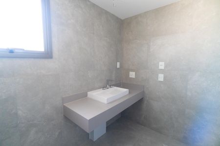 Apartamento à venda com 141m², 3 quartos e 2 vagas Apartamento à venda com 141m², 3 quartos e 2 vagasBanheiro da Suíte 1