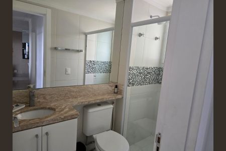Banheiro de apartamento à venda com 3 quartos, 79m² em Chácara Agrindus, Taboão da Serra