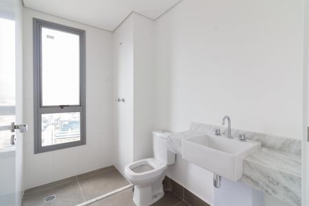 Apartamento à venda com 87m², 2 quartos e 1 vaga Apartamento à venda com 87m², 2 quartos e 1 vagaBanheiro da Suíte