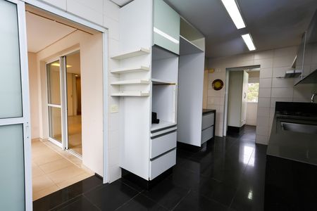 Apartamento à venda com 163m², 3 quartos e 3 vagas Apartamento à venda com 163m², 3 quartos e 3 vagasCozinha