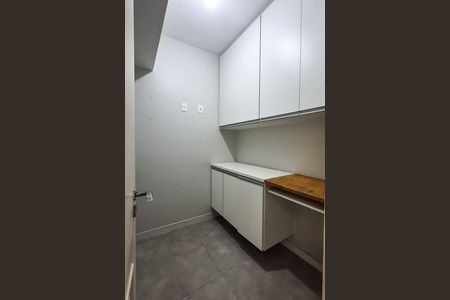 Apartamento à venda com 163m², 3 quartos e 3 vagas Apartamento à venda com 163m², 3 quartos e 3 vagasÁrea de Serviço