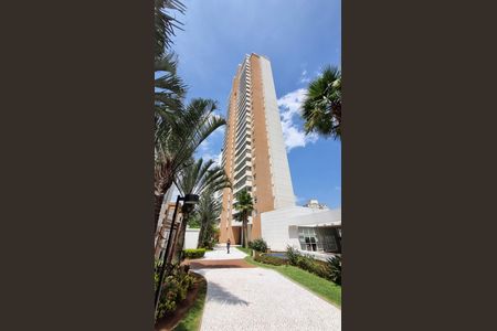 Apartamento à venda com 163m², 3 quartos e 3 vagas Apartamento à venda com 163m², 3 quartos e 3 vagasFachada