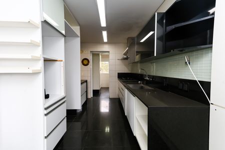 Apartamento à venda com 163m², 3 quartos e 3 vagas Apartamento à venda com 163m², 3 quartos e 3 vagasCozinha