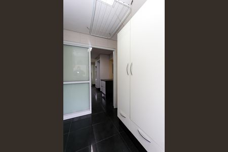 Apartamento à venda com 163m², 3 quartos e 3 vagas Apartamento à venda com 163m², 3 quartos e 3 vagasÁrea de Serviço
