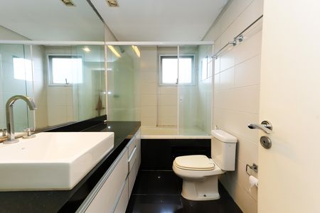 Apartamento à venda com 163m², 3 quartos e 3 vagas Apartamento à venda com 163m², 3 quartos e 3 vagasBanheiro da Suíte 3