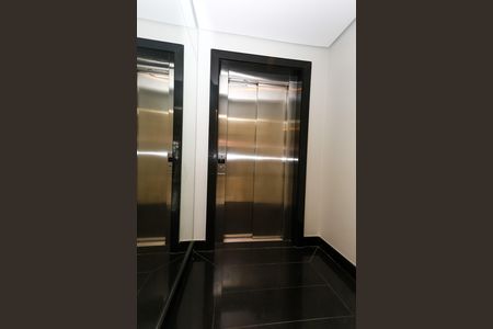 Apartamento à venda com 163m², 3 quartos e 3 vagas Apartamento à venda com 163m², 3 quartos e 3 vagashall