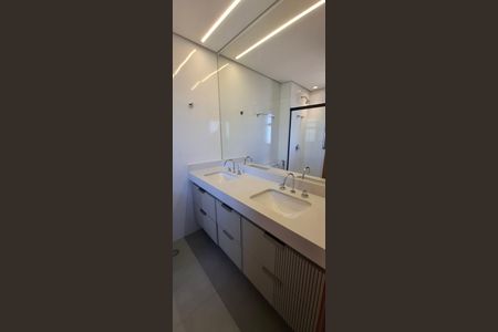 Apartamento para alugar com 111m², 3 quartos e 2 vagas