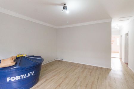 Sala de casa para alugar com 2 quartos, 340m² em Vila Maria Helena, Carapicuíba