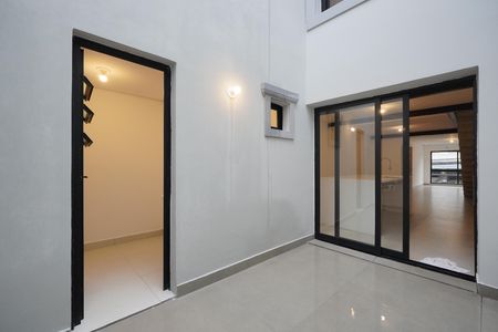 Casa à venda com 130m², 2 quartos e 1 vagaQuintal