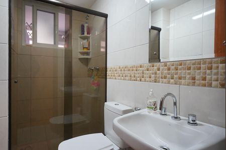 Banheiro de apartamento à venda com 1 quarto, 46m² em São José, Porto Alegre