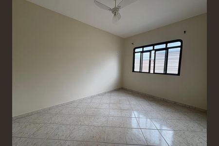 Casa à venda com 100m², 3 quartos e 4 vagasQuarto 1