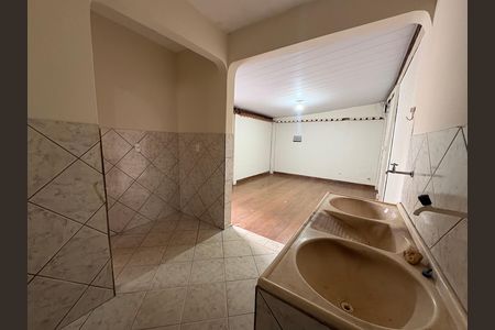 Casa à venda com 100m², 3 quartos e 4 vagasLavanderia