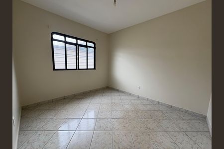 Casa à venda com 100m², 3 quartos e 4 vagasQuarto 2