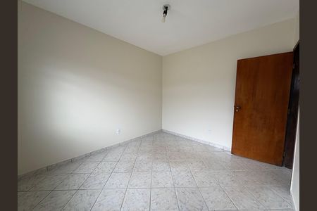 Casa à venda com 100m², 3 quartos e 4 vagasQuarto 2