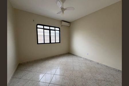 Casa à venda com 100m², 3 quartos e 4 vagasQuarto 1