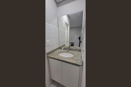 Banheiro de kitnet/studio para alugar com 1 quarto, 22m² em Iguatemi, Ribeirão Preto