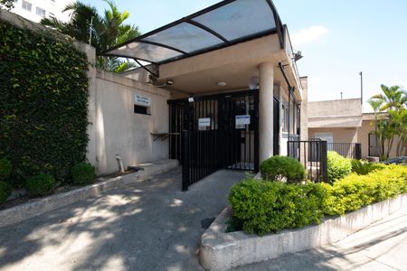 Fachada de casa de condomínio à venda com 2 quartos, 48m² em Cidade das Flores, Osasco