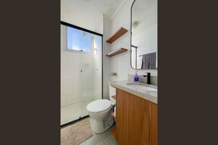 Banheiro de casa de condomínio à venda com 2 quartos, 48m² em Cidade das Flores, Osasco