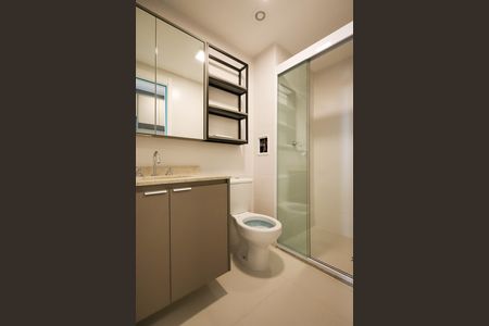 Banheiro de kitnet/studio para alugar com 1 quarto, 29m² em Campo Belo, São Paulo