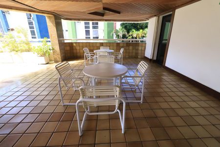 Apartamento para alugar com 218m², 5 quartos e 3 vagas